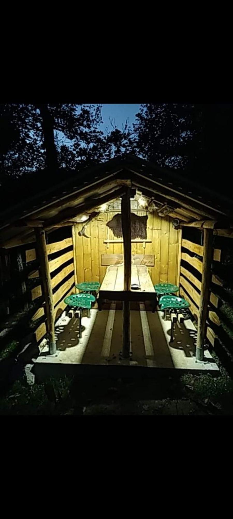 La Cabane Perchee Du Trappeur Écrainville 외부 사진