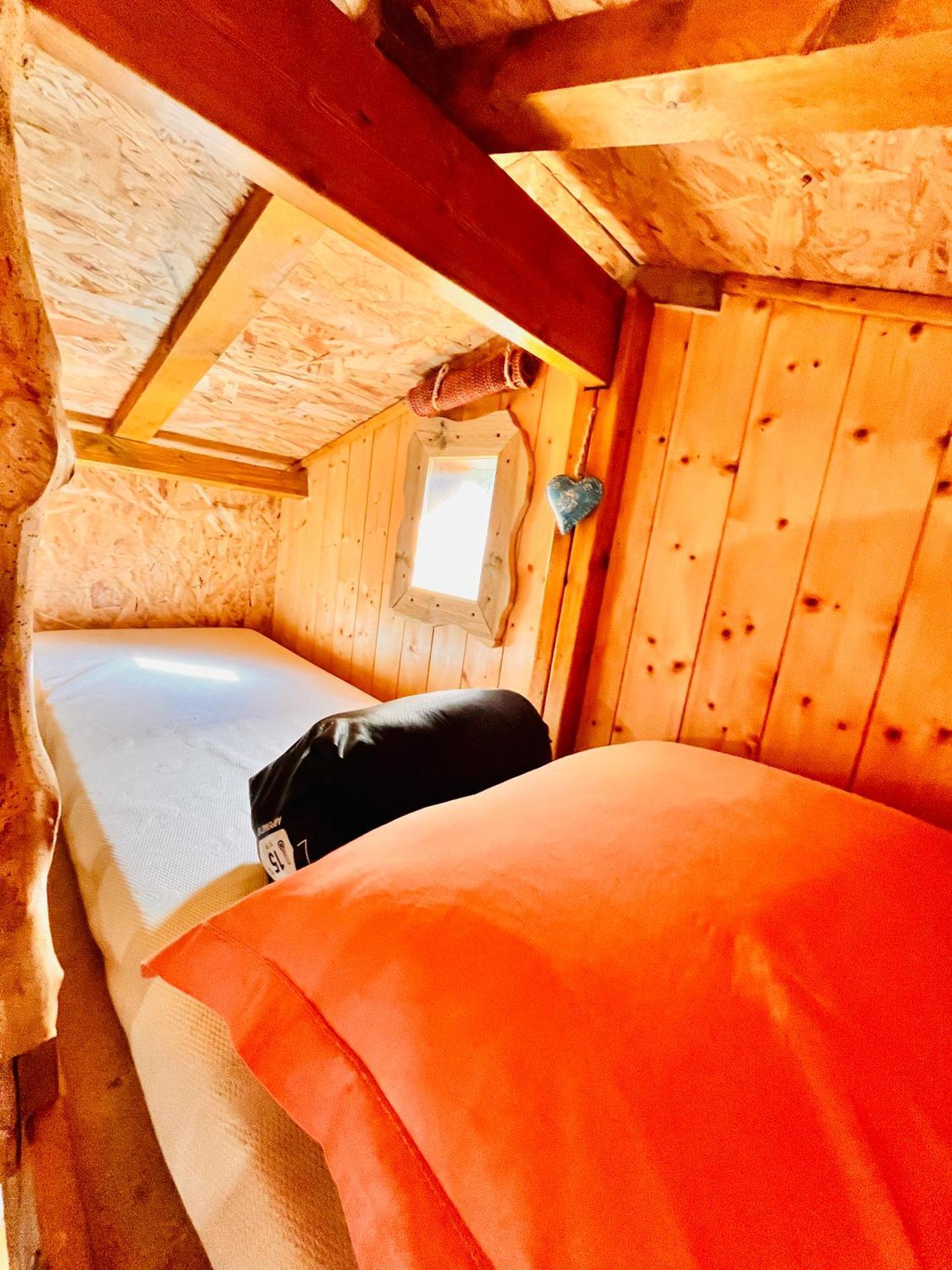 La Cabane Perchee Du Trappeur Écrainville 외부 사진
