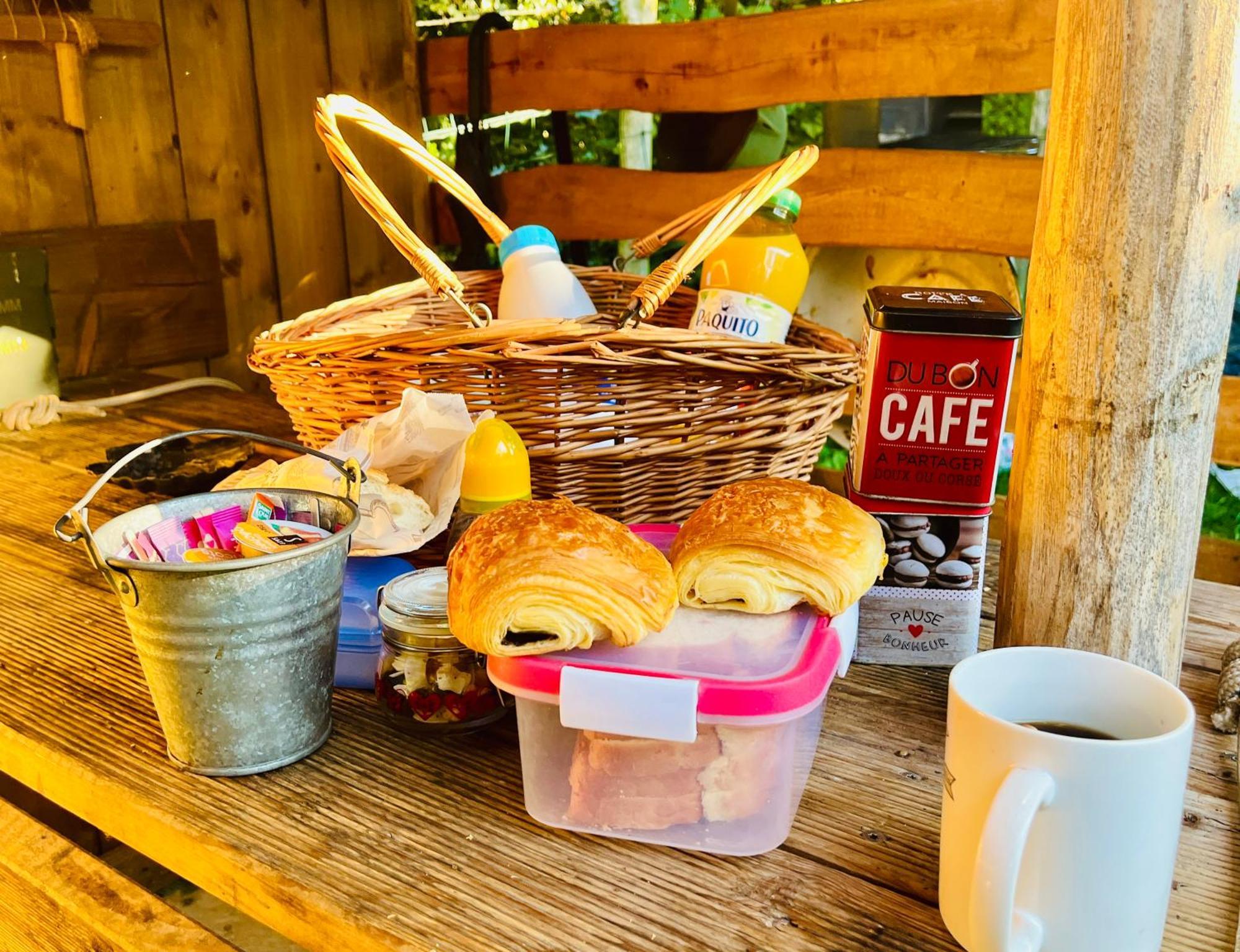 La Cabane Perchee Du Trappeur Écrainville 외부 사진